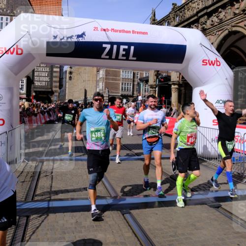 13.09.2026 - 21. swb-Marathon Bremen Tim E. http://msf.ph/oto/10384105 13.09.2026 13:21:51 Ziel 1130, 1254, 2088, 2397, 2570, 2904, 3120, 3202, 3435, 3655, 3695, 3930, 4165, 5542, 6862, 6865, 7176, 8184, 8270, 8384, 8730, 8923, 9048, 9059, 9514, 9722, 13145 meine-sportfotos.de