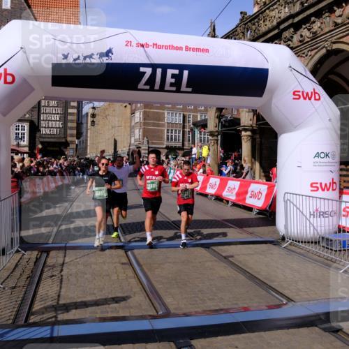 13.09.2026 - 21. swb-Marathon Bremen Tim E. http://msf.ph/oto/10384195 13.09.2026 13:22:04 Ziel 572, 1209, 1254, 2088, 2397, 2570, 3290, 3338, 3695, 3774, 3930, 3934, 4581, 4735, 5542, 6865, 6976, 7098, 7176, 8438, 8947, 9059, 9421, 10120, 13145 meine-sportfotos.de
