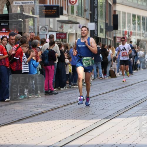 13.09.2026 - 21. swb-Marathon Bremen Strokosch-Dieckow http://msf.ph/oto/10384200 13.09.2026 12:50:20 Ziel 668, 8075, 520, 547, 4232, 7692 meine-sportfotos.de