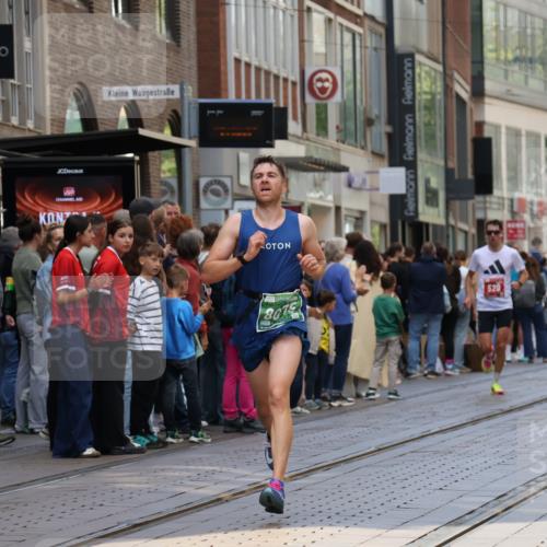 13.09.2026 - 21. swb-Marathon Bremen Strokosch-Dieckow http://msf.ph/oto/10384212 13.09.2026 12:50:21 Ziel 668, 8075, 520, 4232, 7692 meine-sportfotos.de