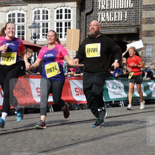 13.09.2026 - 21. swb-Marathon Bremen Strokosch-Dieckow http://msf.ph/oto/10384222 13.09.2026 11:06:19 Ziel 10018, 10204, 10305, 10375, 10382, 10619, 10662, 11132, 11156, 11164, 11477, 11674, 11775, 11786, 12186, 12378, 12486, 12523, 12528, 10852, 10853, 11021, 11028, 11240, 11340, 11374, 11432, 11729, 12217, 12485 meine-sportfotos.de