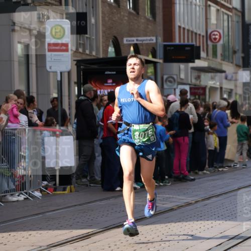 13.09.2026 - 21. swb-Marathon Bremen Strokosch-Dieckow http://msf.ph/oto/10384228 13.09.2026 12:50:22 Ziel 668, 8075, 520, 4232, 7692 meine-sportfotos.de