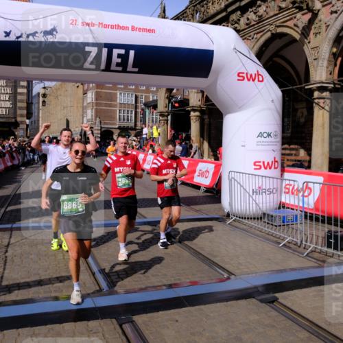 13.09.2026 - 21. swb-Marathon Bremen Tim E. http://msf.ph/oto/10384257 13.09.2026 13:22:05 Ziel 572, 1209, 1254, 2088, 2397, 2570, 3290, 3338, 3695, 3774, 3930, 3934, 4581, 4735, 6865, 6976, 7098, 7176, 8438, 8947, 9059, 9421, 10120 meine-sportfotos.de