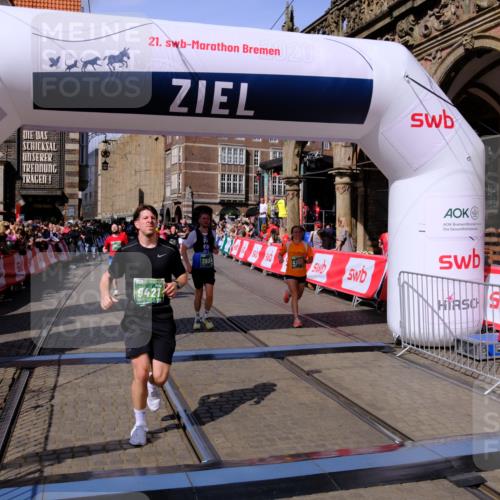 13.09.2026 - 21. swb-Marathon Bremen Tim E. http://msf.ph/oto/10384305 13.09.2026 13:22:08 Ziel 141, 572, 1209, 1254, 2051, 2397, 3290, 3338, 3695, 3774, 3934, 4581, 4735, 5193, 6865, 6976, 7098, 8438, 8947, 9059, 9421, 9599, 10120 meine-sportfotos.de