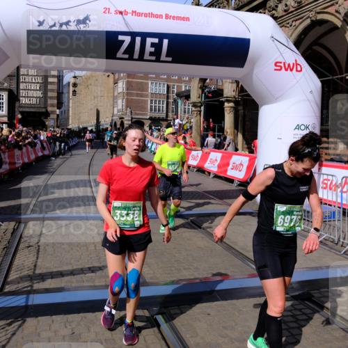 13.09.2026 - 21. swb-Marathon Bremen Tim E. http://msf.ph/oto/10384496 13.09.2026 13:22:15 Ziel 141, 148, 1209, 2051, 3338, 3652, 3774, 3934, 4581, 4735, 5193, 6976, 7098, 8438, 8452, 8924, 8947, 9421, 9599, 9839, 10120 meine-sportfotos.de