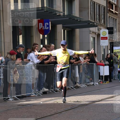 13.09.2026 - 21. swb-Marathon Bremen Strokosch-Dieckow http://msf.ph/oto/10384500 13.09.2026 12:50:54 Ziel 858, 1453, 1639, 3617, 13033, 668, 1214, 8075 meine-sportfotos.de