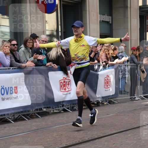 13.09.2026 - 21. swb-Marathon Bremen Strokosch-Dieckow http://msf.ph/oto/10384560 13.09.2026 12:50:56 Ziel 858, 1453, 1639, 3617, 13033, 668, 1214, 1639 meine-sportfotos.de