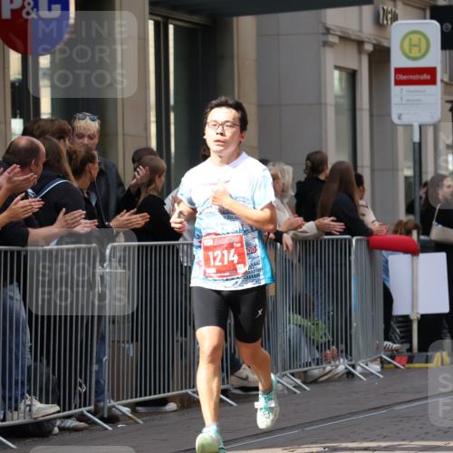 13.09.2026 - 21. swb-Marathon Bremen Strokosch-Dieckow http://msf.ph/oto/10384609 13.09.2026 12:51:00 Ziel 858, 1453, 3617, 13033, 668, 1214, 1639 meine-sportfotos.de