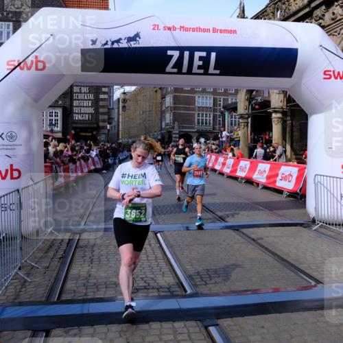 13.09.2026 - 21. swb-Marathon Bremen Tim E. http://msf.ph/oto/10384632 13.09.2026 13:22:27 Ziel 148, 1601, 1645, 2051, 2499, 3021, 3652, 4204, 4211, 6621, 7625, 7917, 8447, 8452, 8574, 8924, 9599, 9668, 9839 meine-sportfotos.de