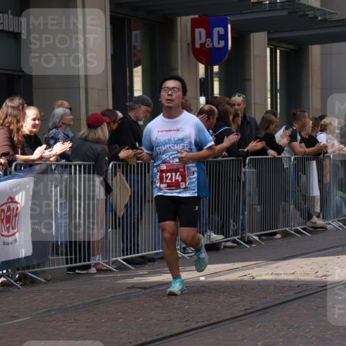 13.09.2026 - 21. swb-Marathon Bremen Strokosch-Dieckow http://msf.ph/oto/10384638 13.09.2026 12:51:02 Ziel 858, 1453, 3617, 13033, 668, 1214, 1639 meine-sportfotos.de