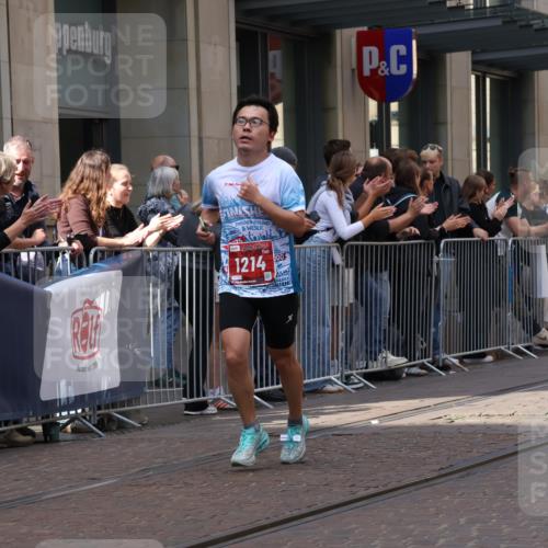 13.09.2026 - 21. swb-Marathon Bremen Strokosch-Dieckow http://msf.ph/oto/10384655 13.09.2026 12:51:02 Ziel 858, 1453, 3617, 13033, 668, 1214, 1639 meine-sportfotos.de