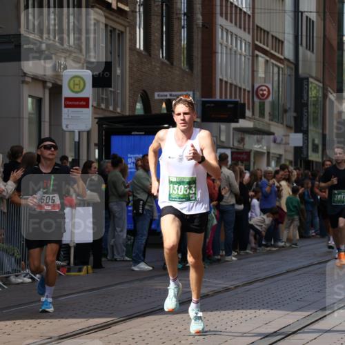 13.09.2026 - 21. swb-Marathon Bremen Strokosch-Dieckow http://msf.ph/oto/10384732 13.09.2026 12:51:06 Ziel 858, 3617, 13033, 1214, 1453, 1639 meine-sportfotos.de