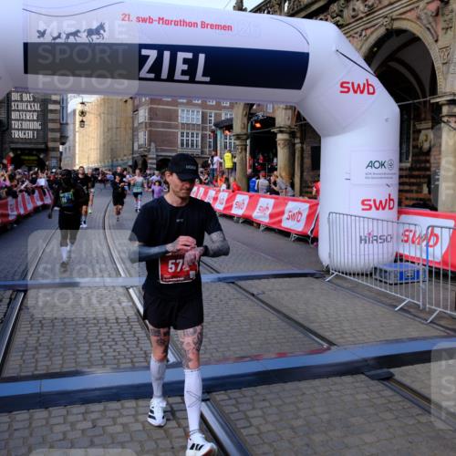 13.09.2026 - 21. swb-Marathon Bremen Tim E. http://msf.ph/oto/10384740 13.09.2026 13:22:35 Ziel 1601, 1645, 2499, 3021, 3855, 4204, 4211, 6621, 7625, 7917, 8447, 8574, 9668, 9839 meine-sportfotos.de