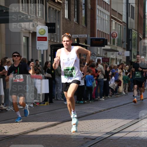 13.09.2026 - 21. swb-Marathon Bremen Strokosch-Dieckow http://msf.ph/oto/10384748 13.09.2026 12:51:07 Ziel 858, 3617, 13033, 1214, 1453, 1639 meine-sportfotos.de