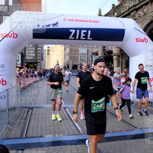 13.09.2026 - 21. swb-Marathon Bremen Tim E. http://msf.ph/oto/10384862 13.09.2026 13:22:41 Ziel 1601, 1933, 2481, 2499, 3855, 4204, 4211, 4697, 6621, 6891, 8447, 8574, 9668 meine-sportfotos.de