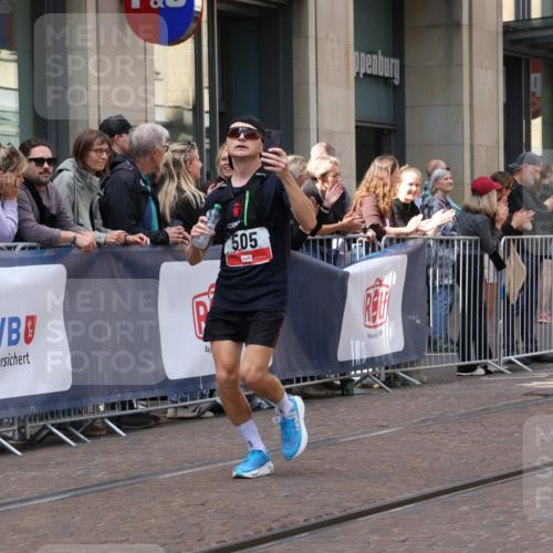 13.09.2026 - 21. swb-Marathon Bremen Strokosch-Dieckow http://msf.ph/oto/10384868 13.09.2026 12:51:10 Ziel 858, 3617, 13033, 858, 1214, 1453, 1639 meine-sportfotos.de