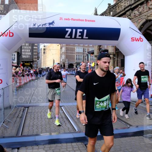 13.09.2026 - 21. swb-Marathon Bremen Tim E. http://msf.ph/oto/10384873 13.09.2026 13:22:41 Ziel 1601, 1933, 2481, 2499, 3855, 4204, 4211, 4697, 6621, 6891, 8447, 8574, 9668 meine-sportfotos.de