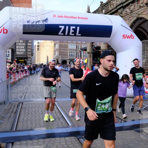 13.09.2026 - 21. swb-Marathon Bremen Tim E. http://msf.ph/oto/10384883 13.09.2026 13:22:41 Ziel 1601, 1933, 2481, 2499, 3855, 4204, 4211, 4697, 6621, 6891, 8447, 8574, 9668 meine-sportfotos.de