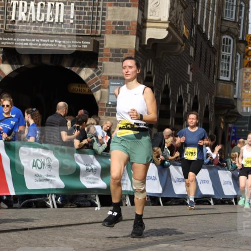 13.09.2026 - 21. swb-Marathon Bremen Strokosch-Dieckow http://msf.ph/oto/10384891 13.09.2026 11:06:46 Ziel 10376, 10681, 10682, 10852, 10853, 11021, 11028, 11240, 11340, 11374, 11432, 11729, 11849, 12217, 12479, 12485, 10378, 10663, 11066, 11257, 12124, 12249 meine-sportfotos.de