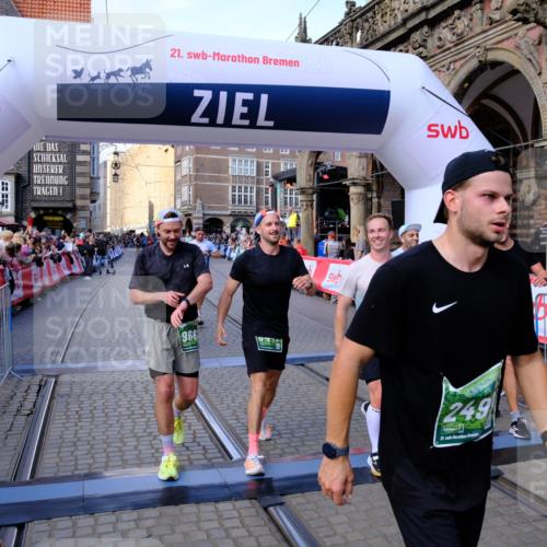 13.09.2026 - 21. swb-Marathon Bremen Tim E. http://msf.ph/oto/10384908 13.09.2026 13:22:41 Ziel 1601, 1933, 2481, 2499, 3855, 4204, 4211, 4697, 6621, 6891, 8447, 8574, 9668 meine-sportfotos.de