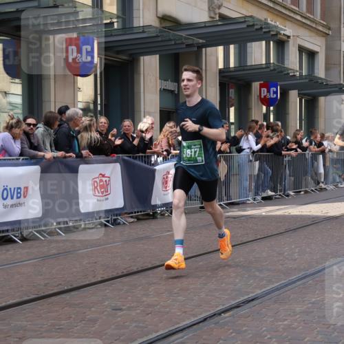 13.09.2026 - 21. swb-Marathon Bremen Strokosch-Dieckow http://msf.ph/oto/10384954 13.09.2026 12:51:12 Ziel 3617, 13033, 858, 1214, 1453, 1639 meine-sportfotos.de