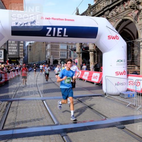 13.09.2026 - 21. swb-Marathon Bremen Tim E. http://msf.ph/oto/10385100 13.09.2026 13:22:55 Ziel 388, 913, 1933, 2402, 2481, 2771, 2806, 3855, 4483, 4697, 6707, 6891, 7586, 8547, 8551, 8694, 9090, 9510 meine-sportfotos.de