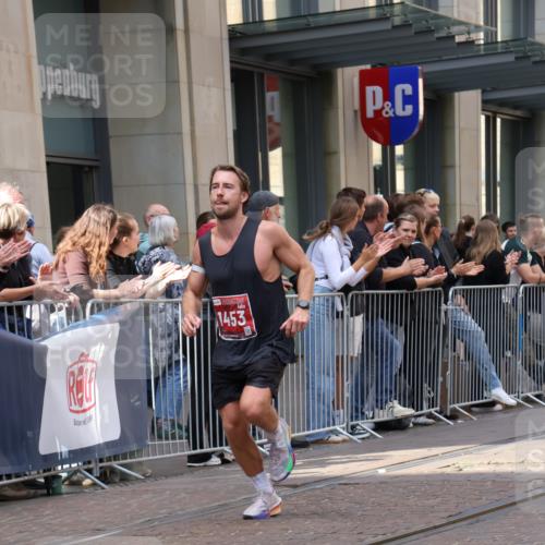 13.09.2026 - 21. swb-Marathon Bremen Strokosch-Dieckow http://msf.ph/oto/10385123 13.09.2026 12:51:16 Ziel 3617, 13033, 858, 1453, 1639 meine-sportfotos.de