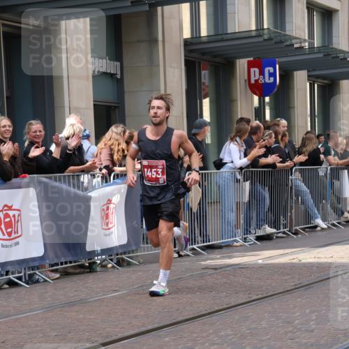 13.09.2026 - 21. swb-Marathon Bremen Strokosch-Dieckow http://msf.ph/oto/10385133 13.09.2026 12:51:17 Ziel 1126, 3617, 13033, 858, 1453, 1639, 13033 meine-sportfotos.de