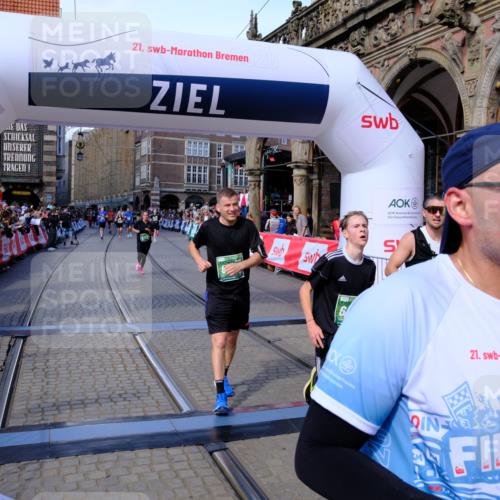 13.09.2026 - 21. swb-Marathon Bremen Tim E. http://msf.ph/oto/10385198 13.09.2026 13:23:07 Ziel 388, 913, 1963, 2040, 2402, 2771, 2806, 3145, 3560, 6707, 6737, 6792, 8377, 8551, 8646, 9090, 9510 meine-sportfotos.de