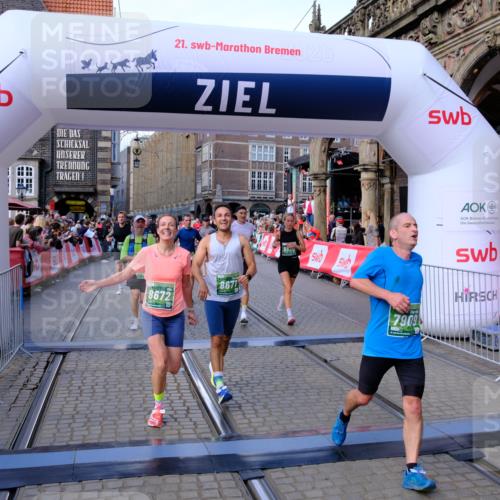 13.09.2026 - 21. swb-Marathon Bremen Tim E. http://msf.ph/oto/10385407 13.09.2026 13:23:23 Ziel 1809, 1900, 1935, 1963, 2306, 2367, 2827, 2914, 2961, 3098, 3233, 3374, 3560, 3729, 3920, 5114, 7909, 8231, 8304, 8377, 8646, 8671, 8672, 8732, 8787, 8819, 8820, 9827, 9921 meine-sportfotos.de