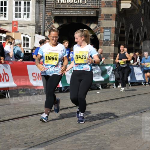 13.09.2026 - 21. swb-Marathon Bremen Strokosch-Dieckow http://msf.ph/oto/10385467 13.09.2026 11:07:17 Ziel 10156, 10360, 10378, 10663, 11066, 11257, 11439, 11684, 12124, 12219, 12249, 10138, 10205, 10488, 10501, 10695, 10748, 11123, 11417, 11767, 11865, 11917, 12020, 12173, 12210, 12266, 12277, 12536 meine-sportfotos.de