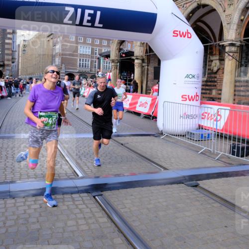 13.09.2026 - 21. swb-Marathon Bremen Tim E. http://msf.ph/oto/10385643 13.09.2026 13:23:38 Ziel 1900, 2306, 2371, 2427, 2899, 3173, 3374, 3531, 3729, 3861, 3920, 5820, 5821, 6923, 8045, 8231, 8732, 8863, 9088, 9196, 9436, 9827, 10127 meine-sportfotos.de