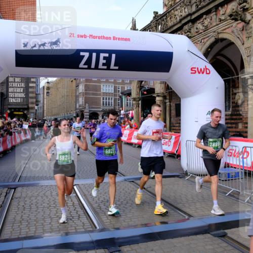 13.09.2026 - 21. swb-Marathon Bremen Tim E. http://msf.ph/oto/10385672 13.09.2026 13:23:42 Ziel 672, 2306, 2371, 2409, 2427, 2899, 3078, 3173, 3531, 3861, 3939, 5820, 5821, 6848, 6923, 8045, 8560, 8863, 9088, 9196, 9436, 9827, 10127 meine-sportfotos.de