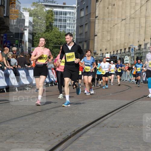 13.09.2026 - 21. swb-Marathon Bremen Strokosch-Dieckow http://msf.ph/oto/10385712 13.09.2026 11:07:28 Ziel 10156, 10360, 11100, 11246, 11257, 11393, 11439, 11600, 11684, 11696, 11759, 11822, 11823, 12255, 10138, 10279, 10280, 10363, 10364, 10501, 10505, 10580, 10595, 10907, 10935, 11037, 11223, 11643, 11899, 11924, 11934, 12167, 12168, 12194, 12277, 12307, 12419, 12509 meine-sportfotos.de