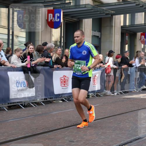 13.09.2026 - 21. swb-Marathon Bremen Strokosch-Dieckow http://msf.ph/oto/10385724 13.09.2026 12:52:33 Ziel 417, 553, 2100, 7244, 8077, 8729, 9522, 525, 959, 1357, 1507, 7768 meine-sportfotos.de