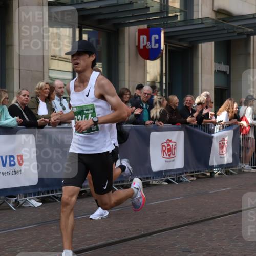 13.09.2026 - 21. swb-Marathon Bremen Strokosch-Dieckow http://msf.ph/oto/10385793 13.09.2026 12:52:36 Ziel 417, 553, 2100, 7244, 8077, 8729, 9522, 525, 959, 1357, 1507, 7768 meine-sportfotos.de