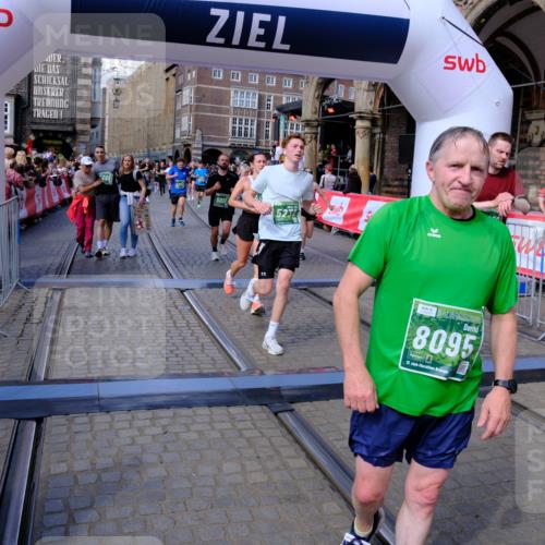 13.09.2026 - 21. swb-Marathon Bremen Tim E. http://msf.ph/oto/10385886 13.09.2026 13:24:08 Ziel 342, 2210, 2288, 2485, 2517, 2560, 3044, 3642, 4601, 4671, 5011, 5104, 5116, 5146, 5231, 6157, 6332, 6648, 7094, 7105, 7216, 7357, 7475, 7761, 8051, 8052, 8095, 8290, 10059, 10115, 13007, 13197 meine-sportfotos.de