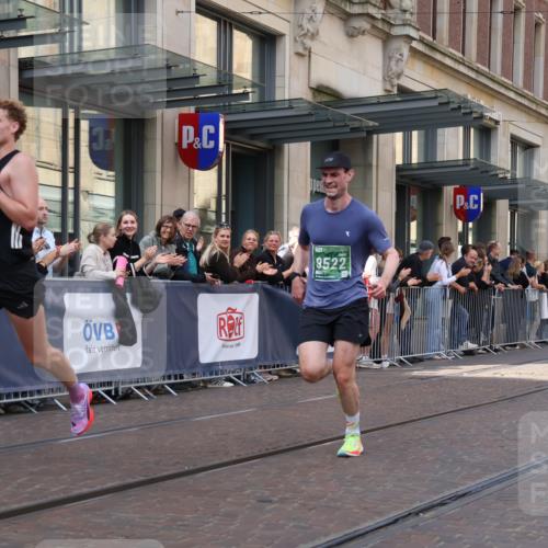 13.09.2026 - 21. swb-Marathon Bremen Strokosch-Dieckow http://msf.ph/oto/10385923 13.09.2026 12:52:48 Ziel 417, 2585, 2670, 7650, 8077, 8081, 9522, 525, 553, 2100, 7244, 7768, 8729 meine-sportfotos.de