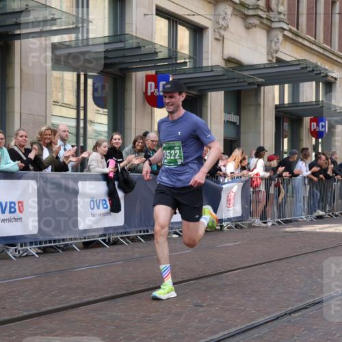 13.09.2026 - 21. swb-Marathon Bremen Strokosch-Dieckow http://msf.ph/oto/10385932 13.09.2026 12:52:48 Ziel 417, 2585, 2670, 7650, 8077, 8081, 9522, 525, 553, 2100, 7244, 7768, 8729 meine-sportfotos.de