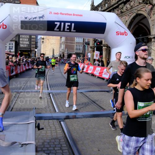 13.09.2026 - 21. swb-Marathon Bremen Tim E. http://msf.ph/oto/10385954 13.09.2026 13:24:36 Ziel 776, 909, 1199, 1250, 2295, 2491, 4000, 4559, 5012, 5208, 5481, 5668, 5669, 5928, 5929, 6105, 7059, 7069, 7081, 7156, 8082, 8415, 8784, 9087, 9573, 9916 meine-sportfotos.de
