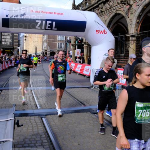 13.09.2026 - 21. swb-Marathon Bremen Tim E. http://msf.ph/oto/10385974 13.09.2026 13:24:37 Ziel 776, 909, 1250, 2295, 2491, 4000, 4559, 5012, 5208, 5481, 5668, 5669, 5928, 5929, 6080, 6105, 7059, 7069, 7081, 7156, 8082, 8415, 8784, 9087, 9573, 9676, 9916 meine-sportfotos.de