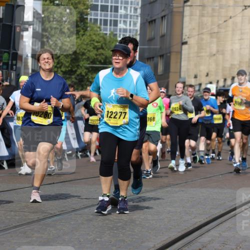 13.09.2026 - 21. swb-Marathon Bremen Strokosch-Dieckow http://msf.ph/oto/10386036 13.09.2026 11:07:40 Ziel 10205, 10488, 10695, 10748, 11123, 11246, 11393, 11417, 11600, 11696, 11759, 11767, 11822, 11823, 11865, 11917, 12020, 12173, 12210, 12255, 12266, 12536, 10595, 10660, 10661, 10674, 10830, 10871, 10937, 11037, 11515, 12024, 12097, 12307, 12511, 12512 meine-sportfotos.de
