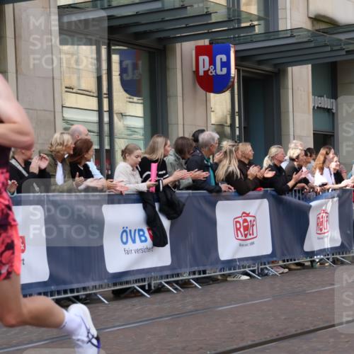 13.09.2026 - 21. swb-Marathon Bremen Strokosch-Dieckow http://msf.ph/oto/10386048 13.09.2026 12:53:00 Ziel 2585, 2670, 3080, 7650, 8081, 417, 553, 2100, 7244, 8077, 8729, 9522 meine-sportfotos.de