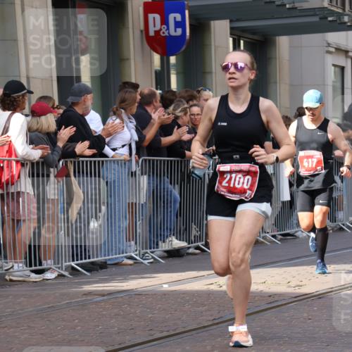 13.09.2026 - 21. swb-Marathon Bremen Strokosch-Dieckow http://msf.ph/oto/10386055 13.09.2026 12:53:01 Ziel 2352, 2585, 2670, 3080, 7650, 8081, 417, 553, 2100, 7244, 8077, 8729, 9522 meine-sportfotos.de