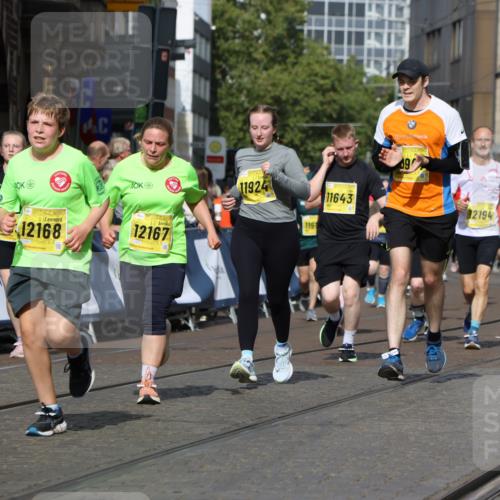 13.09.2026 - 21. swb-Marathon Bremen Strokosch-Dieckow http://msf.ph/oto/10386075 13.09.2026 11:07:44 Ziel 10138, 10205, 10279, 10280, 10488, 10501, 10505, 10695, 10748, 11123, 11246, 11417, 11600, 11759, 11767, 11865, 11899, 11917, 12020, 12173, 12210, 12266, 12277, 12419, 12536, 10139, 10660, 10661, 10674, 10830, 10871, 10937, 11515, 12024, 12031, 12066, 12097, 12511, 12512 meine-sportfotos.de