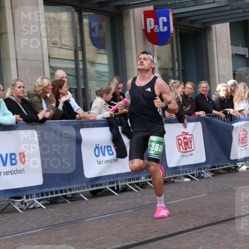 13.09.2026 - 21. swb-Marathon Bremen Strokosch-Dieckow http://msf.ph/oto/10386351 13.09.2026 12:53:23 Ziel 272, 1089, 1168, 1606, 2352, 3080, 3606, 13212, 2585, 2670, 3080, 7650, 8081 meine-sportfotos.de