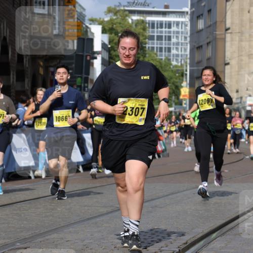 13.09.2026 - 21. swb-Marathon Bremen Strokosch-Dieckow http://msf.ph/oto/10386358 13.09.2026 11:07:53 Ziel 10138, 10279, 10280, 10363, 10364, 10501, 10505, 10580, 10595, 10695, 10748, 10907, 10935, 11223, 11417, 11643, 11767, 11865, 11899, 11924, 11934, 12167, 12168, 12194, 12210, 12277, 12419, 12509, 10139, 10404, 10493, 10660, 10767, 10859, 11044, 11378, 11404, 11659, 11831, 11833, 11958, 12031, 12066, 12160, 12248, 12384, 12389 meine-sportfotos.de