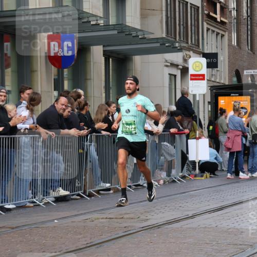 13.09.2026 - 21. swb-Marathon Bremen Strokosch-Dieckow http://msf.ph/oto/10386369 13.09.2026 12:53:36 Ziel 272, 5160, 6112, 13212, 1089, 1168, 1606, 2352, 2670, 3080, 3606, 8081 meine-sportfotos.de