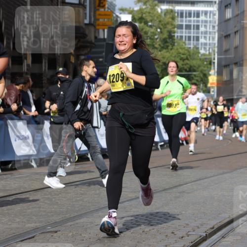 13.09.2026 - 21. swb-Marathon Bremen Strokosch-Dieckow http://msf.ph/oto/10386400 13.09.2026 11:07:55 Ziel 10138, 10279, 10280, 10363, 10364, 10501, 10505, 10580, 10595, 10695, 10907, 10935, 11037, 11223, 11643, 11767, 11899, 11924, 11934, 12167, 12168, 12194, 12210, 12277, 12307, 12419, 12509, 10139, 10404, 10493, 10767, 10859, 11044, 11378, 11404, 11659, 11831, 11833, 11958, 12031, 12066, 12160, 12248, 12384, 12389 meine-sportfotos.de