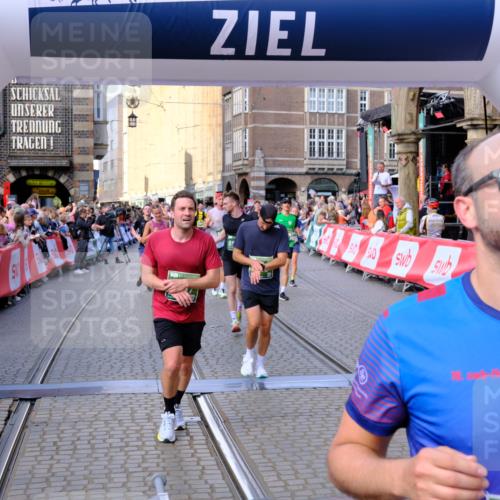 13.09.2026 - 21. swb-Marathon Bremen Tim E. http://msf.ph/oto/10386454 13.09.2026 13:25:39 Ziel 260, 1119, 1436, 1650, 1658, 2046, 3168, 3187, 4294, 4459, 5814, 6113, 6380, 7252, 7306, 7326, 8357, 8695, 8769, 9036, 9299, 9460, 9468, 9563, 13025 meine-sportfotos.de
